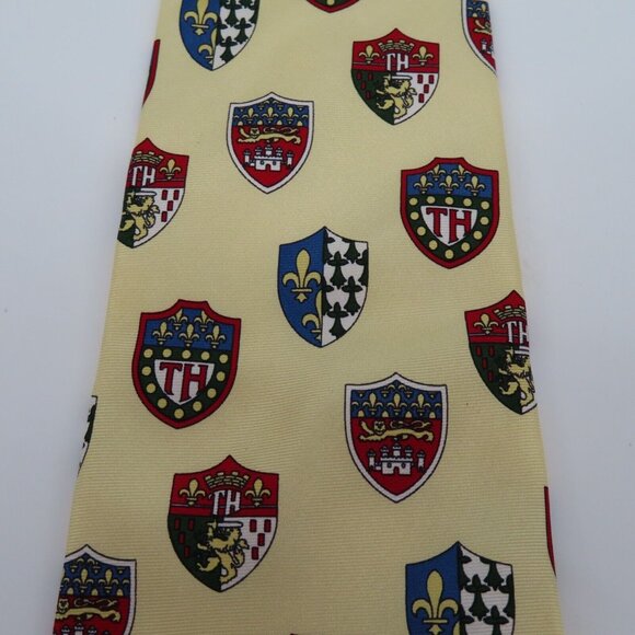 Tommy Hilfiger Yellow Red Blue Logo Crest Print Mens Necktie Tie Italian Silk - Picture 2 of 6
